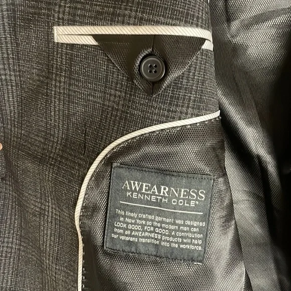 EUC Kenneth Cole 48 R AWEARNESS plaid blazer - Picture 3 of 6
